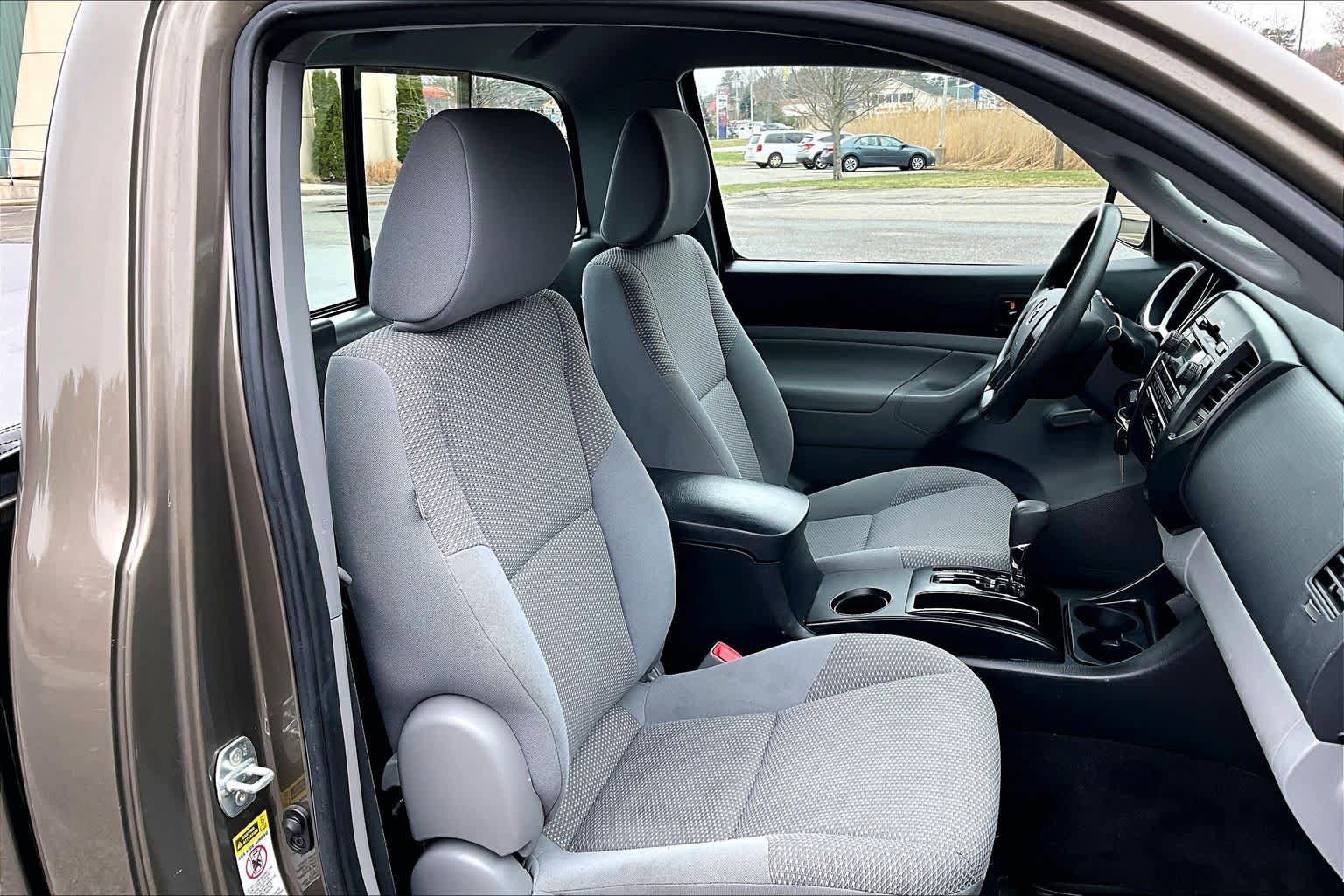 Used 2012 Toyota Tacoma 4x4 Regular Cab image 8