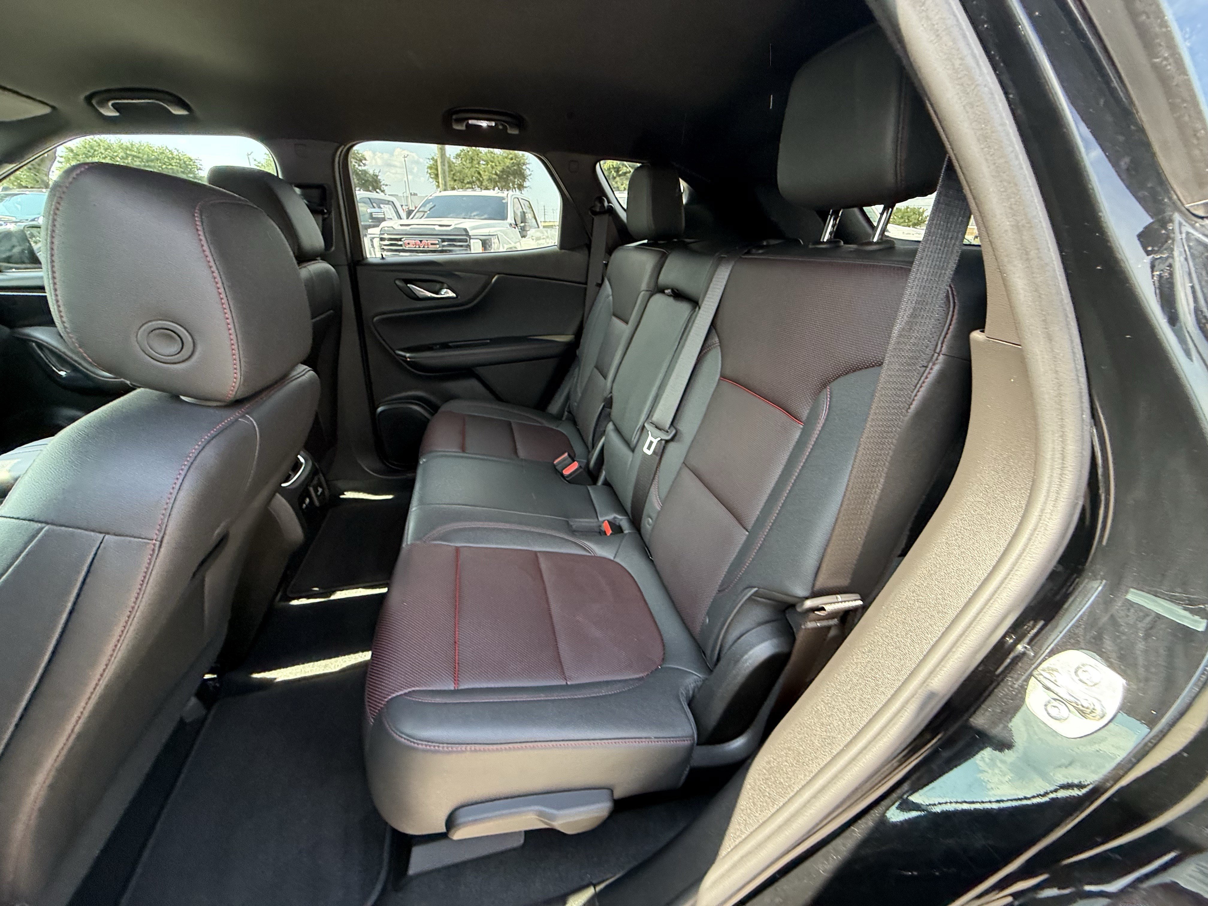 Used 2025 Chevrolet Blazer RS FWD image 31