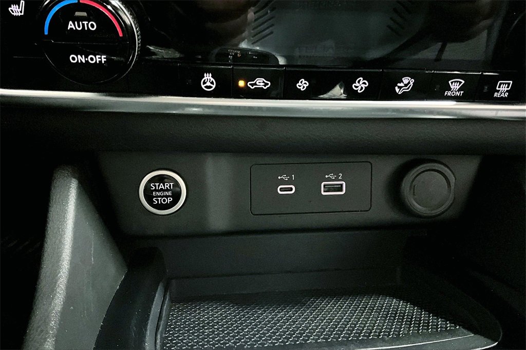 Used 2022 Nissan Rogue S image 16