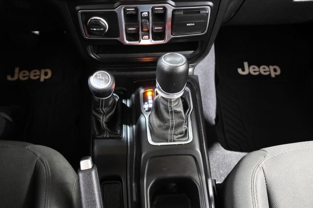 Used 2020 Jeep Wrangler Unlimited Sahara w/ Uconnect 4C Nav & Sound Group AWD/4WD image 24