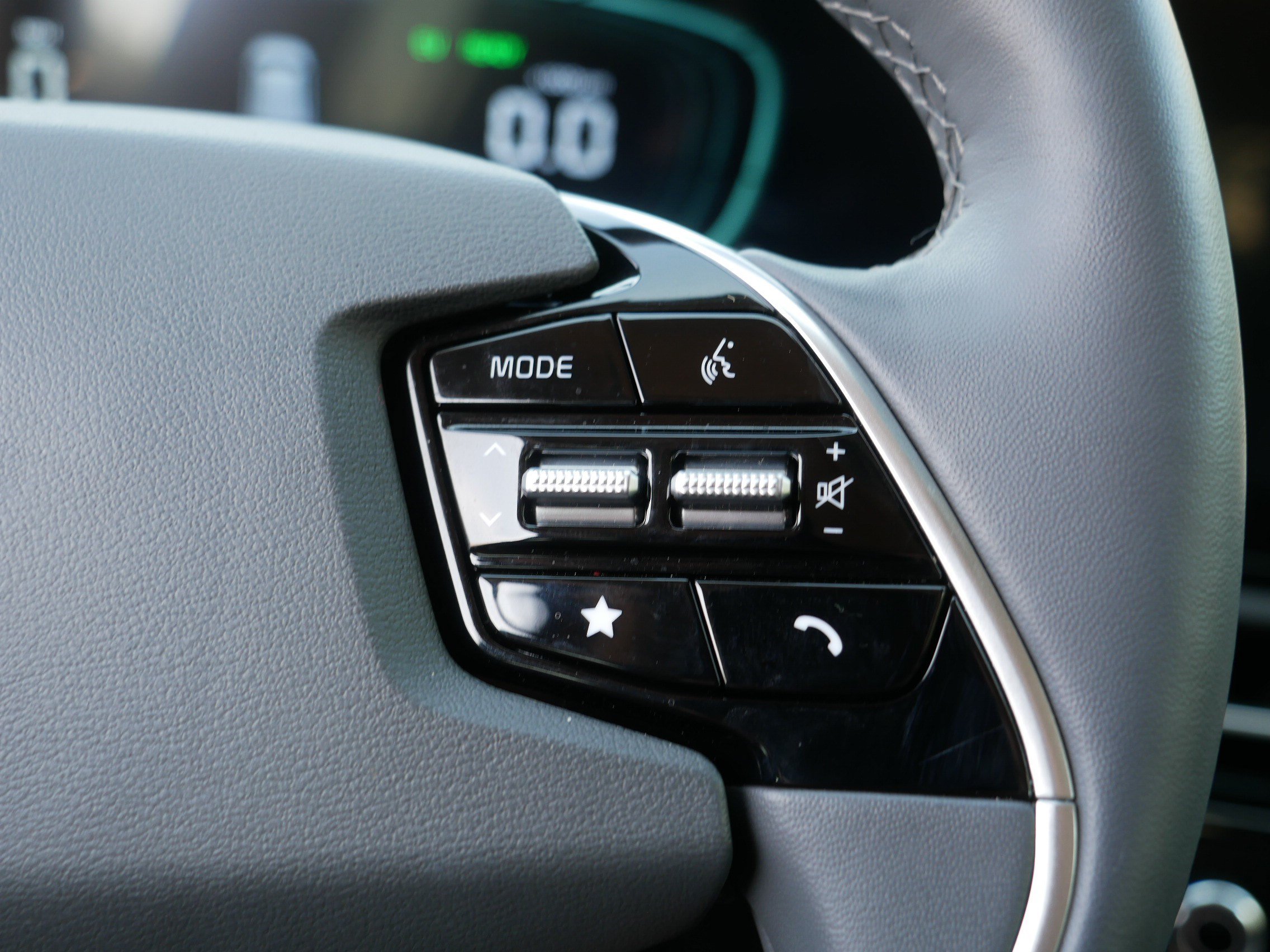 Certified 2025 Kia Niro SX Touring FWD image 29