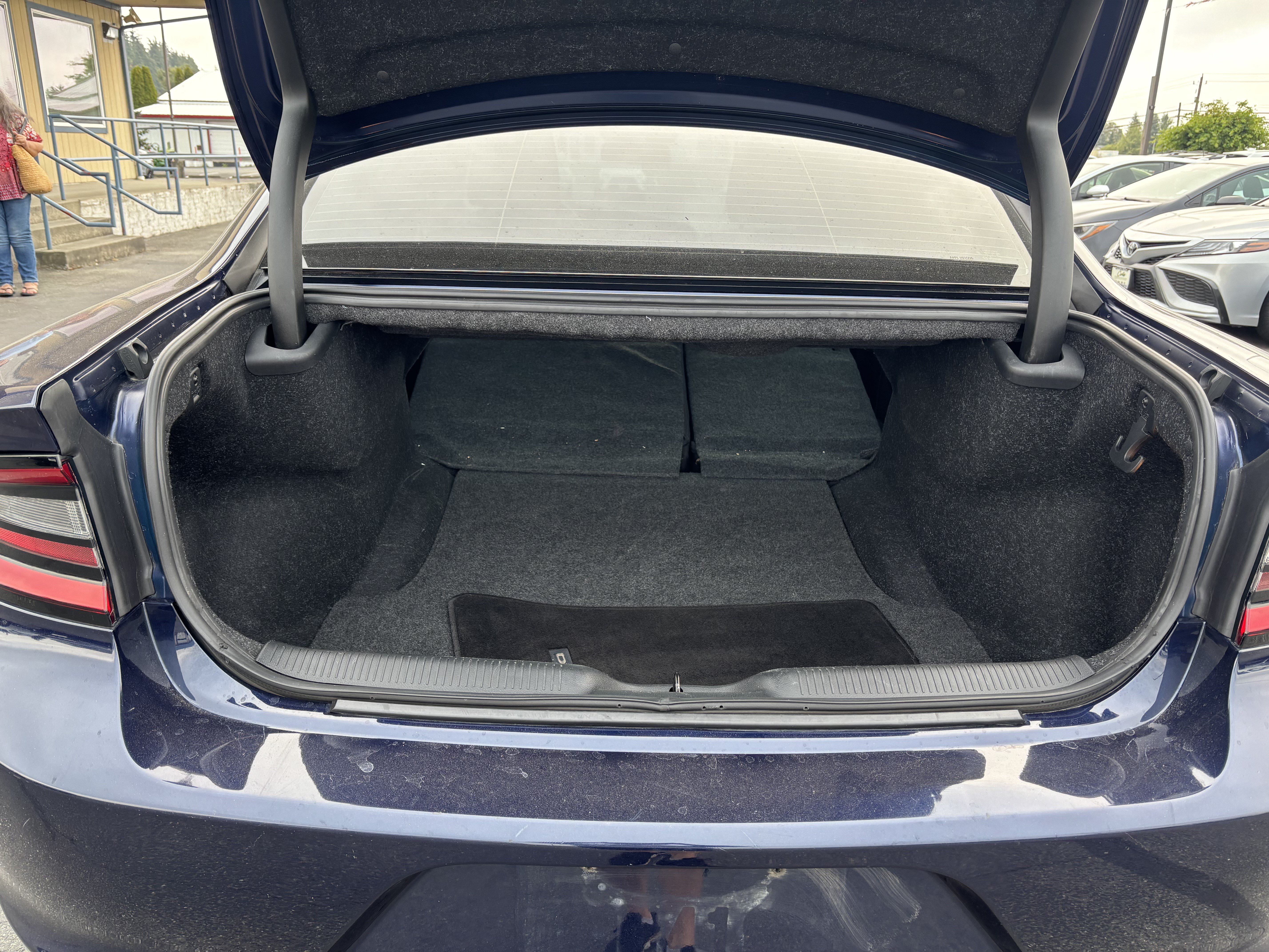 Used 2016 Dodge Charger SE RWD image 26