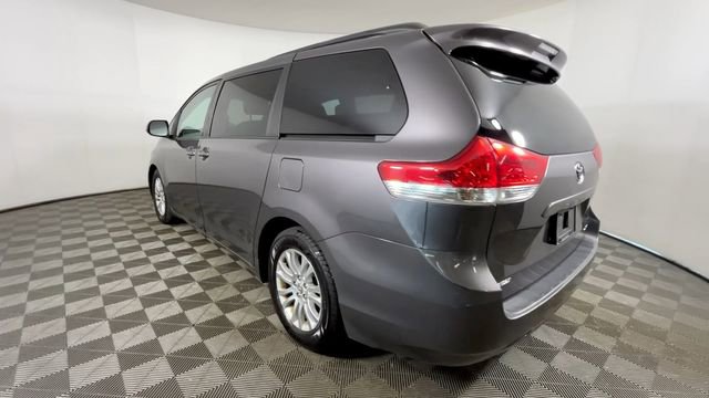 Used 2012 Toyota Sienna XLE FWD image 7