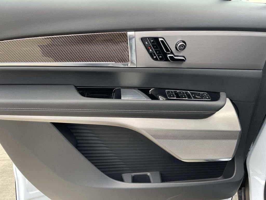 New 2026 Cadillac Vistiq Luxury AWD/4WD image 23
