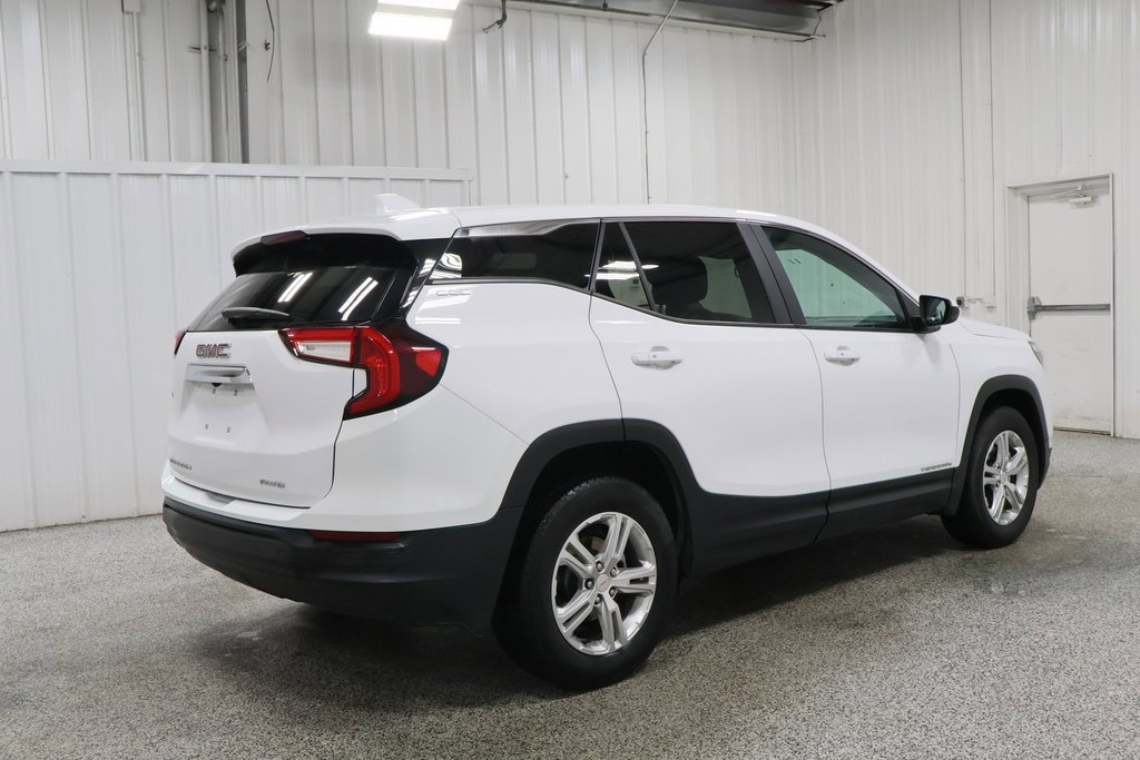 Used 2024 GMC Terrain SLE image 6