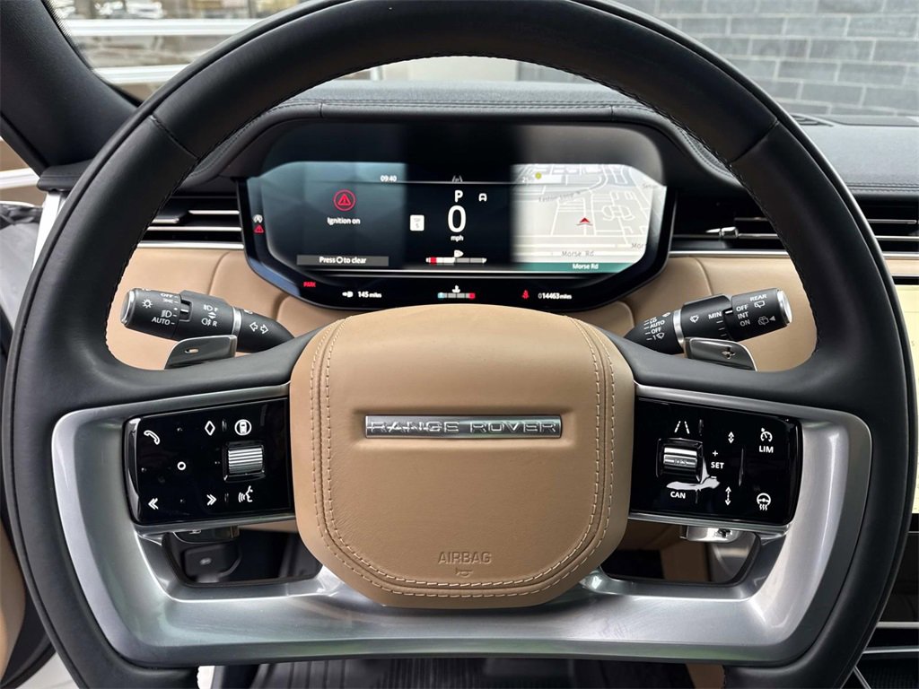 Used 2024 Land Rover Range Rover Long Wheelbase SE image 25