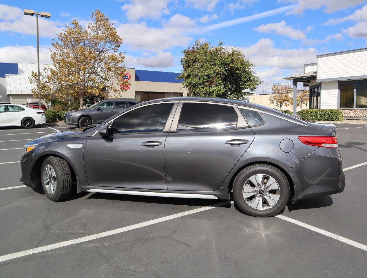 Used 2017 Kia Optima Premium image 16
