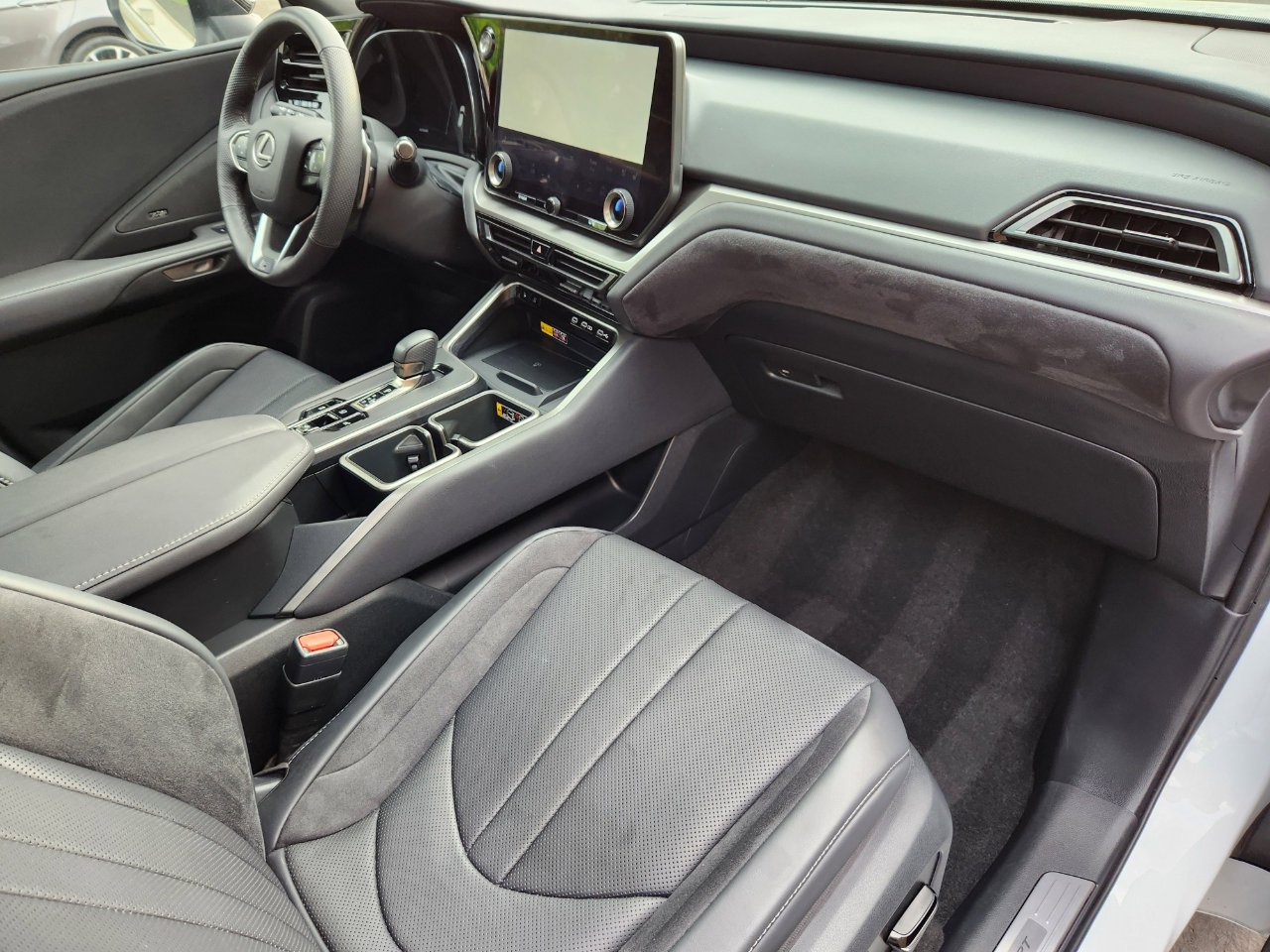 Used 2024 Lexus TX 500h AWD image 16