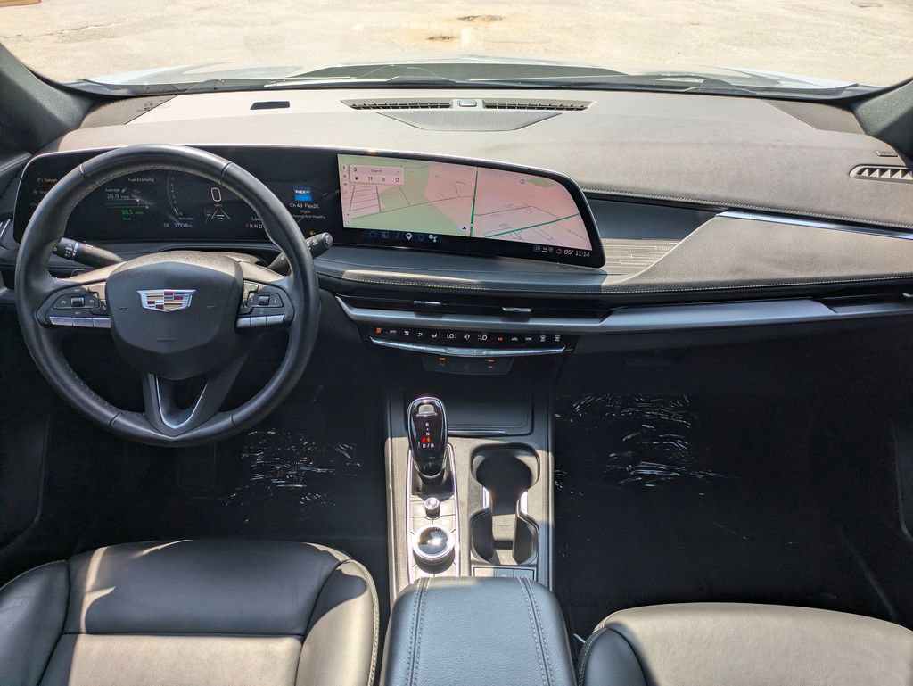 Used 2025 Cadillac XT4 Premium Luxury FWD image 16