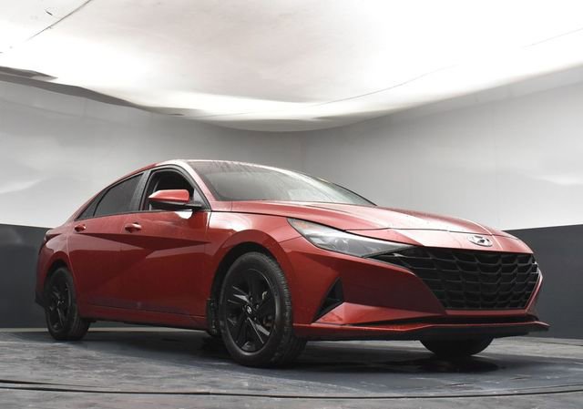 Used 2023 Hyundai Elantra SEL image 31