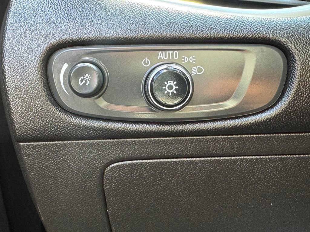 Used 2022 Chevrolet Malibu LS image 16