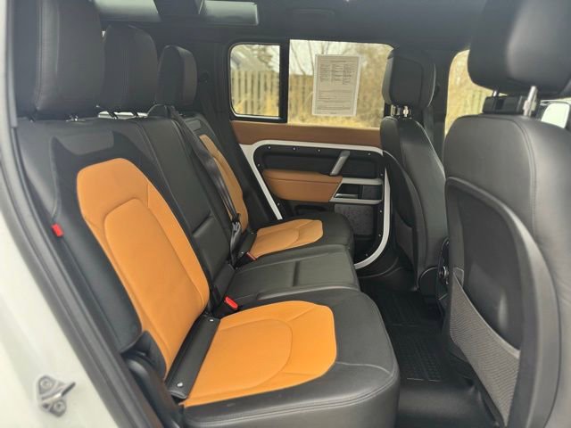 Used 2024 Land Rover Defender 110 X-Dynamic SE image 17
