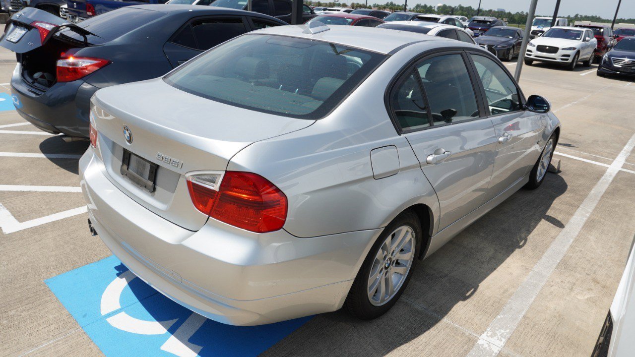 Used 2006 BMW 325i Sedan RWD image 4