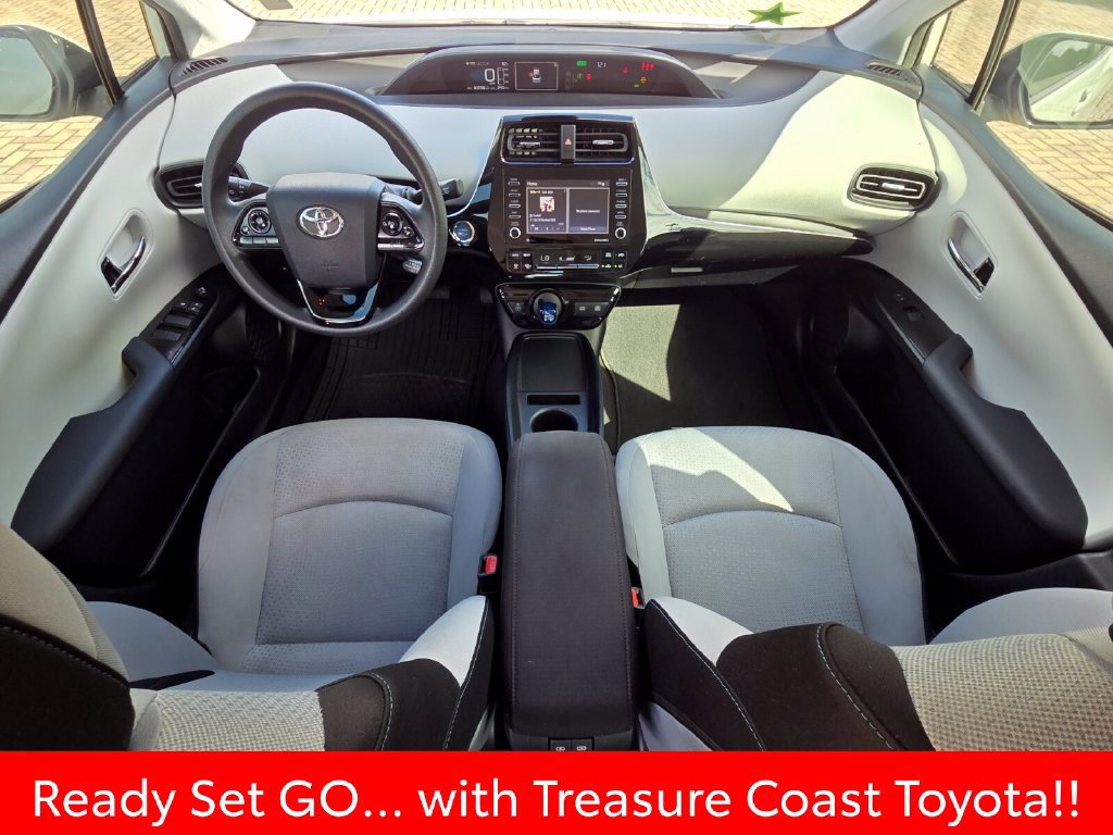 Used 2021 Toyota Prius LE FWD image 5