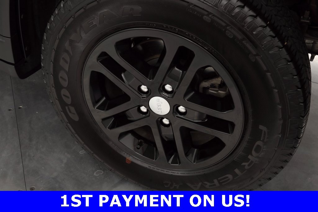 Certified 2023 Jeep Grand Cherokee Laredo w/ Luxury Tech Group I image 11