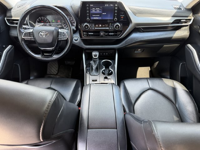 Used 2021 Toyota Highlander XLE FWD image 10