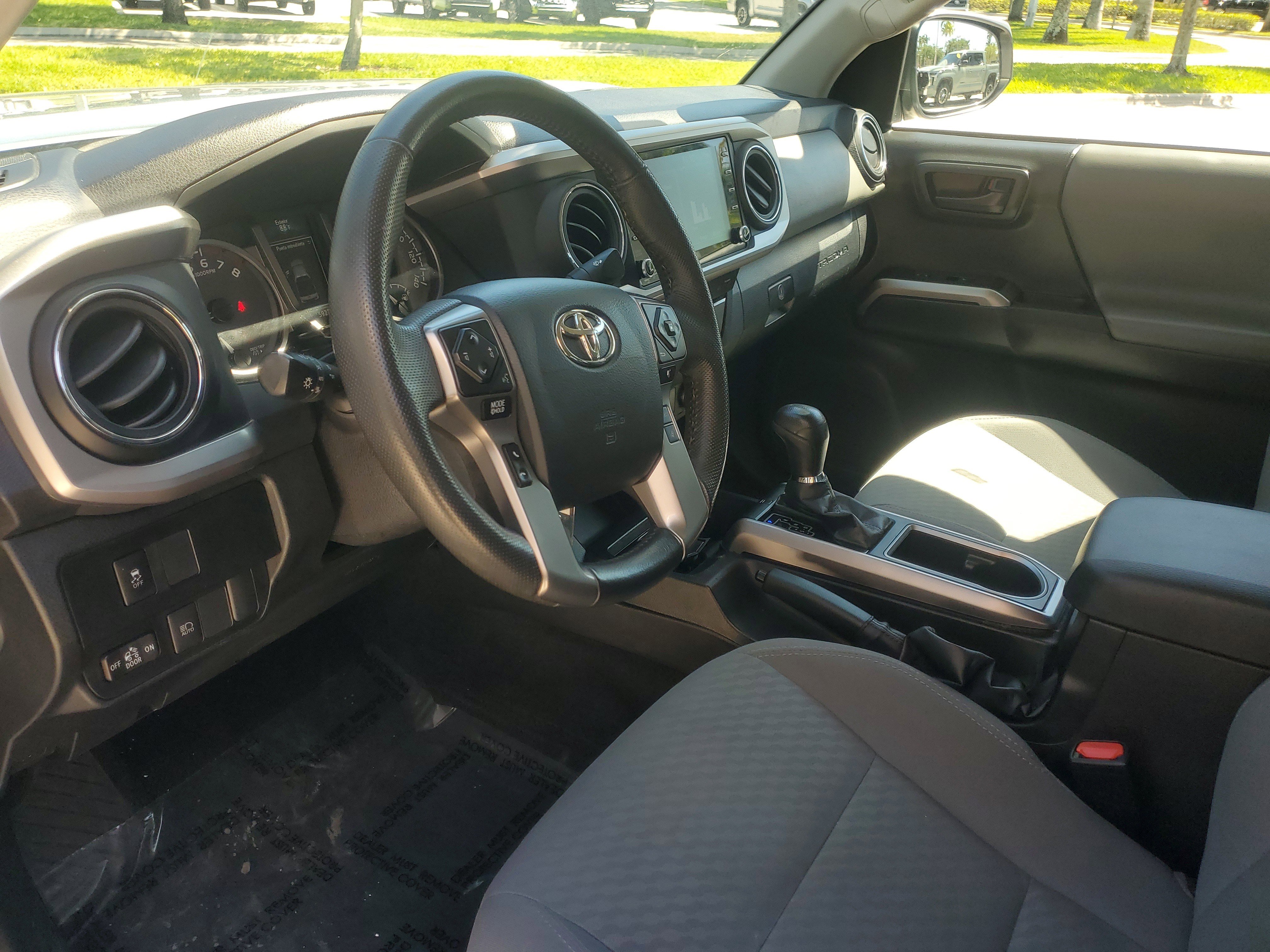 Used 2022 Toyota Tacoma SR5 w/ Technology Package RWD image 15