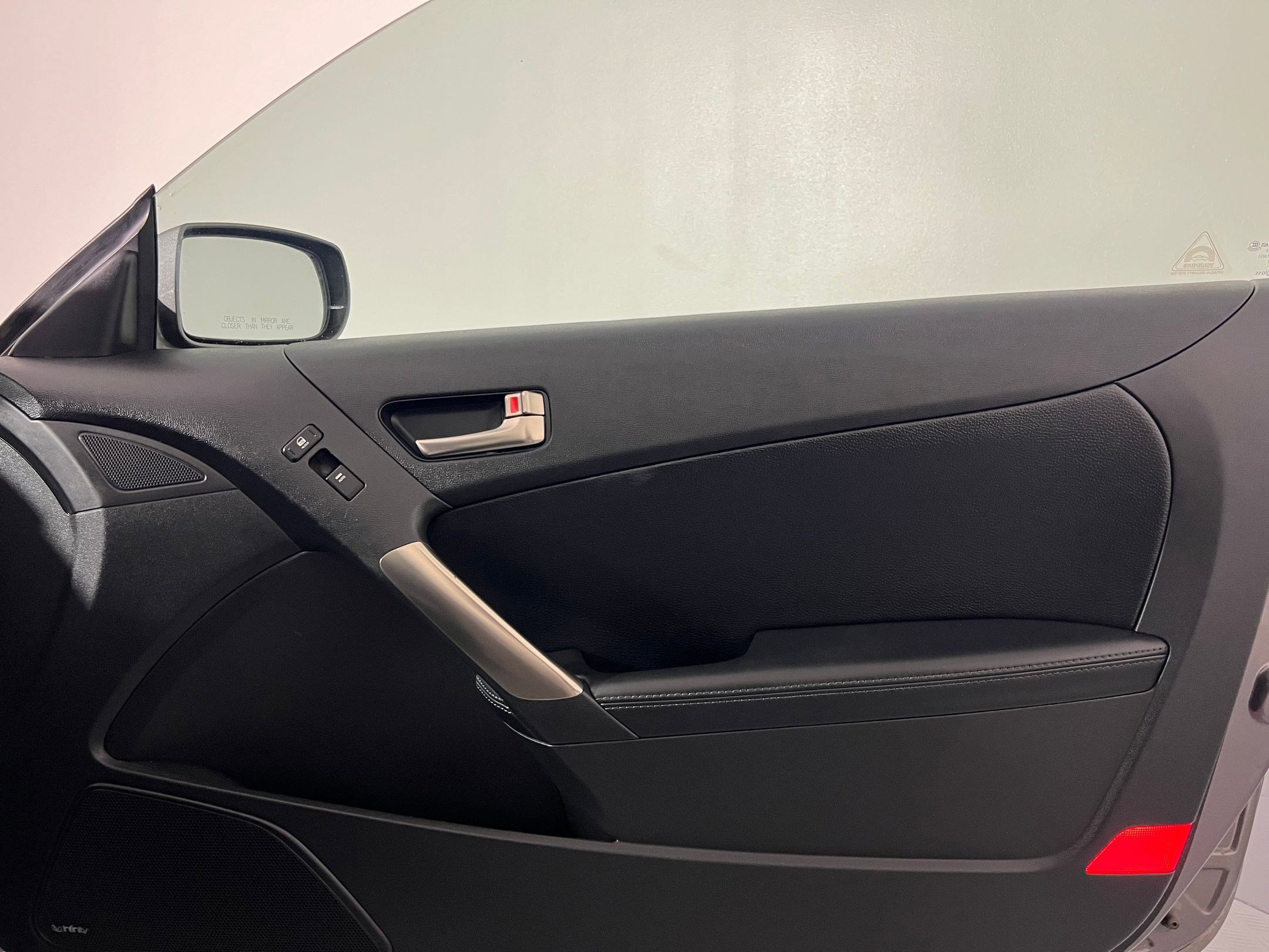 Used 2013 Hyundai Genesis 3.8 image 13