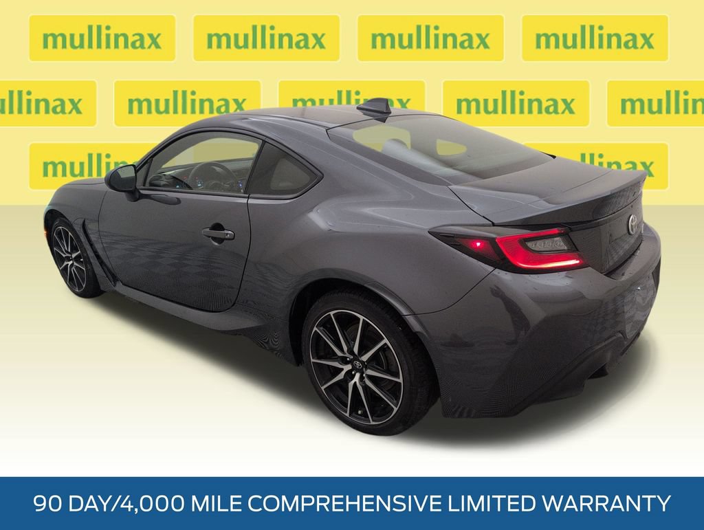 Used 2023 Toyota GR86 RWD image 9