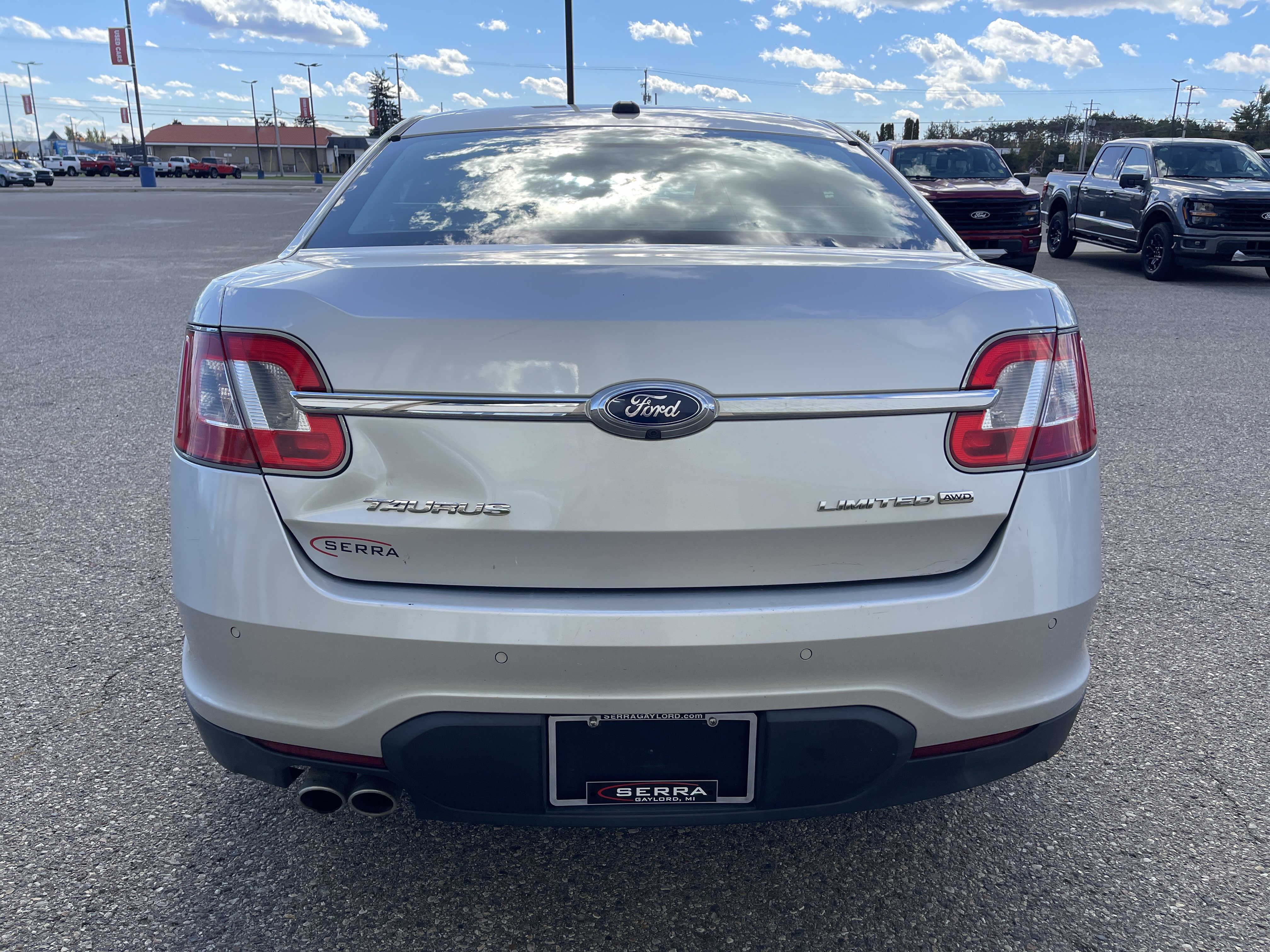 Used 2011 Ford Taurus Limited w/ 303A Rapid Spec Order Code AWD/4WD image 5