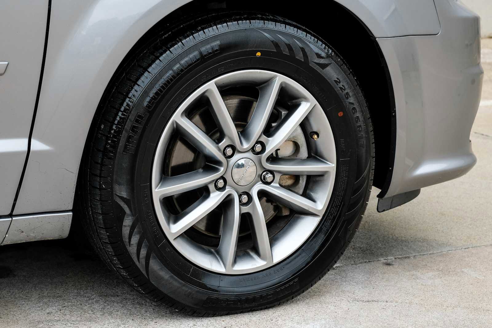 Used 2016 Dodge Grand Caravan SE image 52