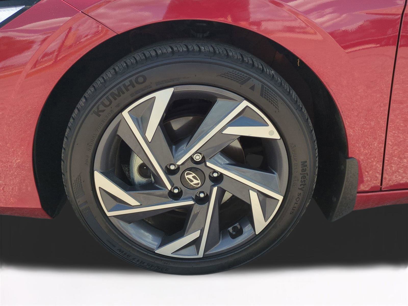 Certified 2025 Hyundai Elantra SEL FWD image 11