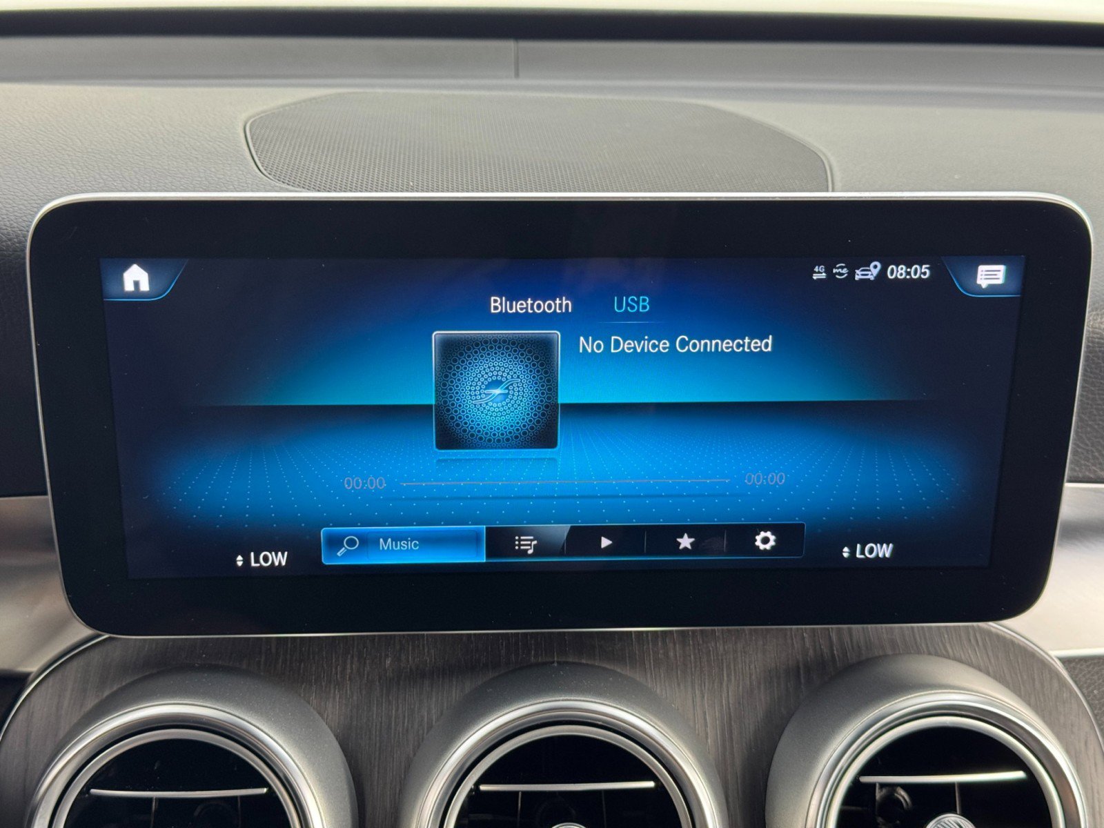 Used 2022 Mercedes-Benz GLC 300 4MATIC w/ AMG Line image 24