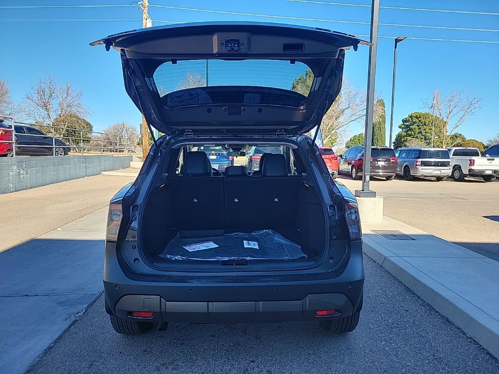 New 2026 Nissan Kicks SR w/ Cold Weather Package image 13