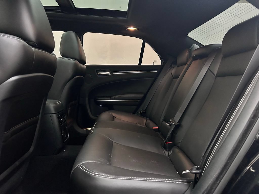 Used 2023 Chrysler 300 S w/ Comfort Group RWD image 13