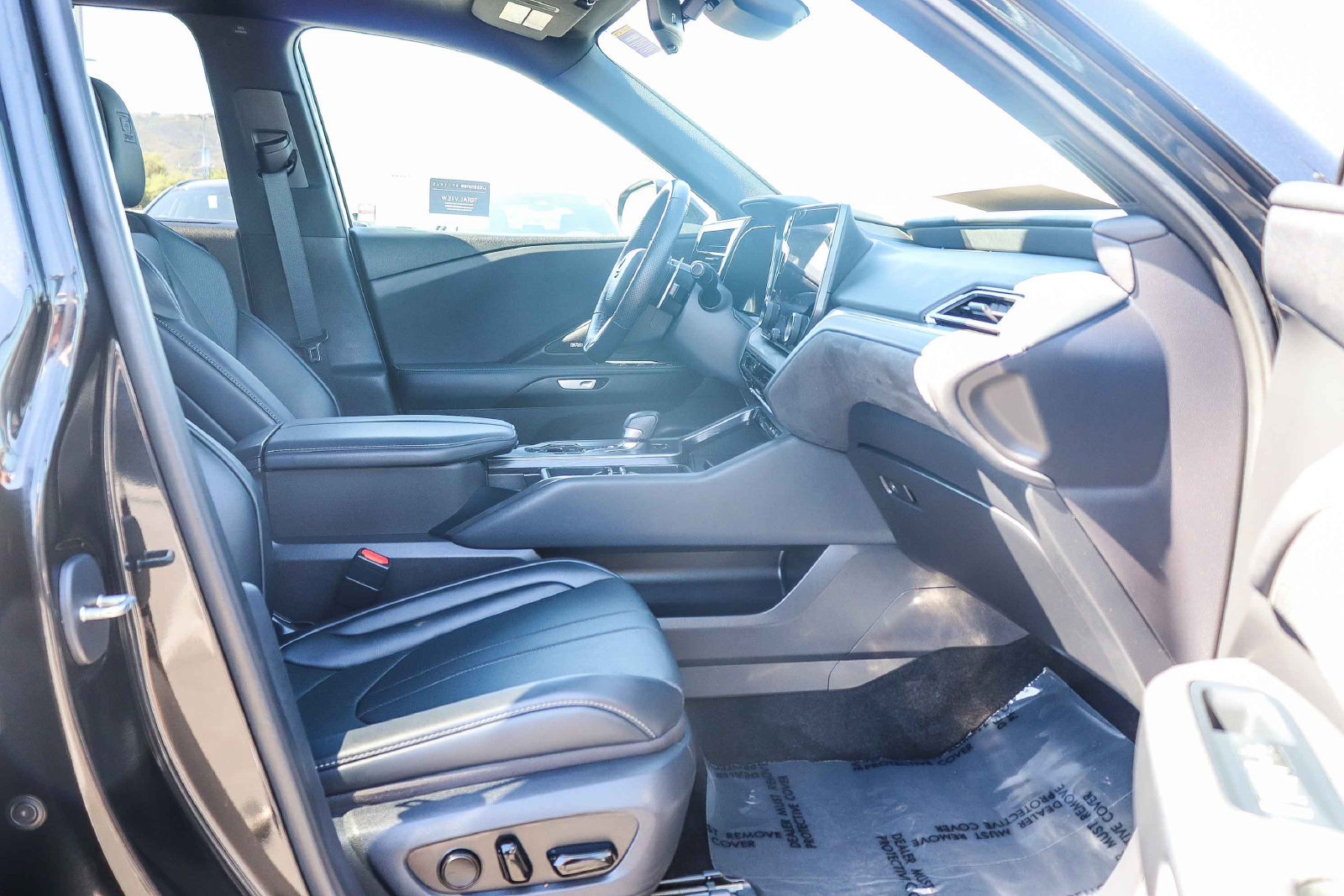 Certified 2025 Lexus TX 500h AWD w/ Technology Package image 19