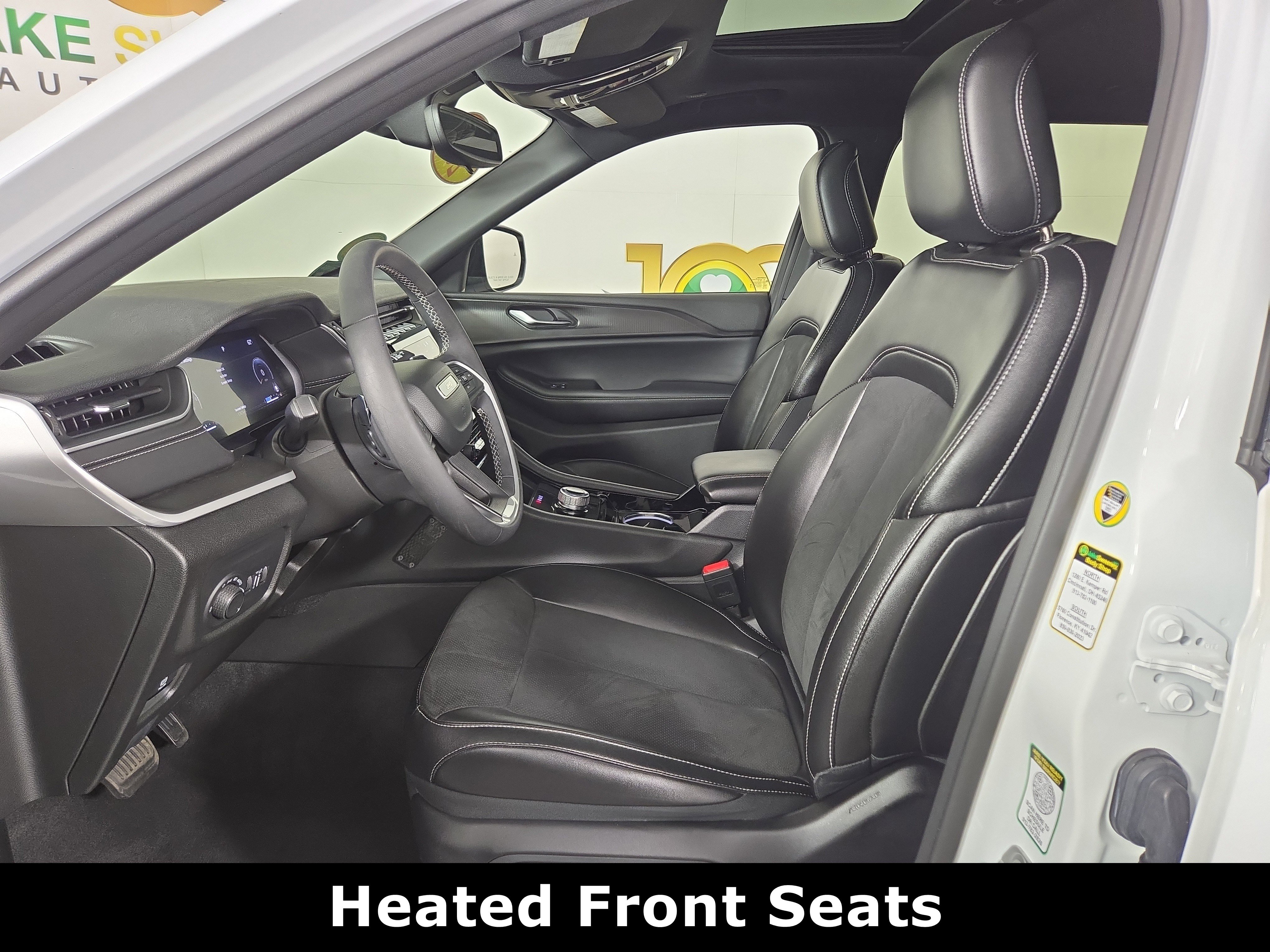 Used 2023 Jeep Grand Cherokee L Laredo image 11