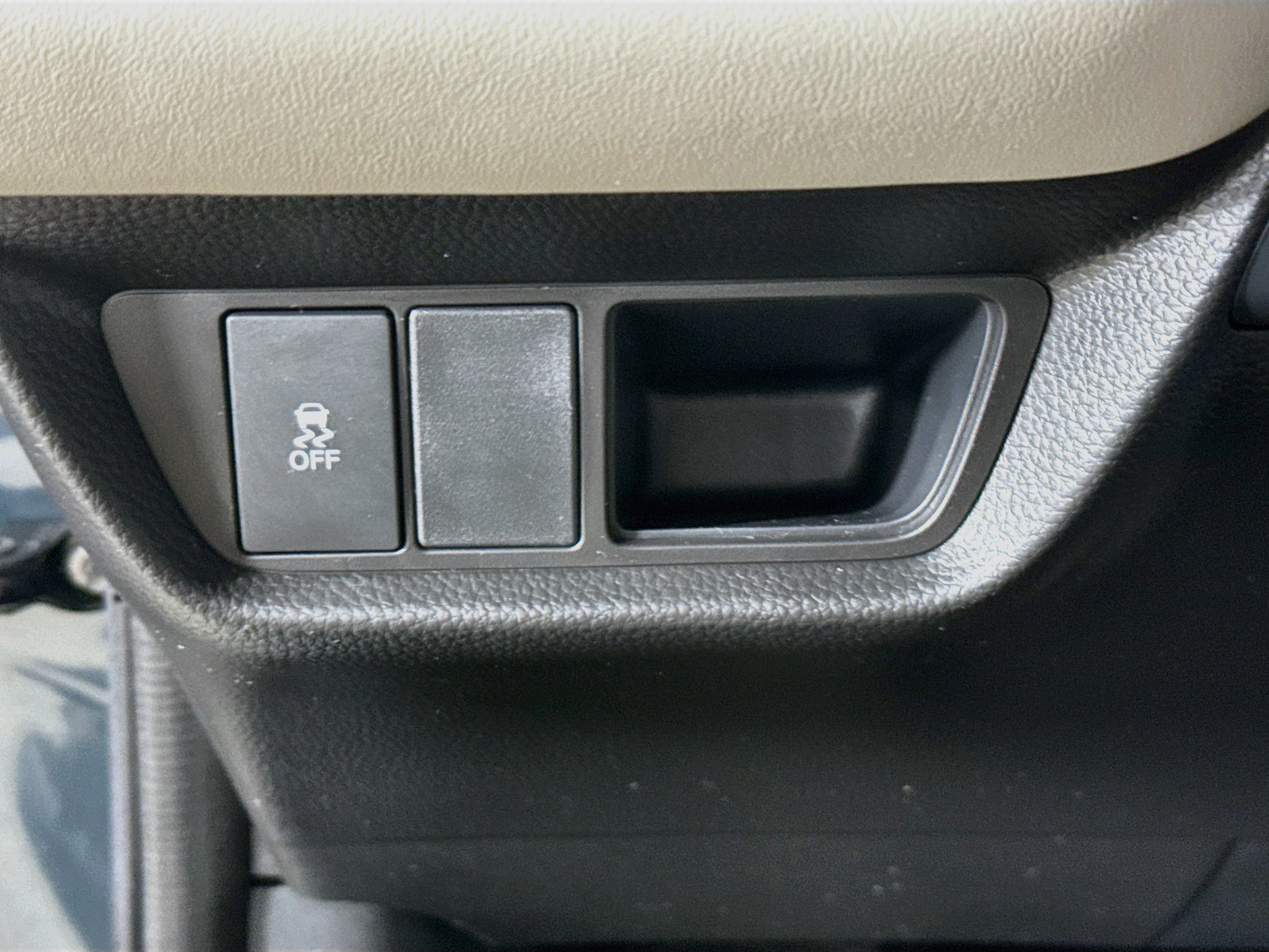 Certified 2026 Honda HR-V LX image 9