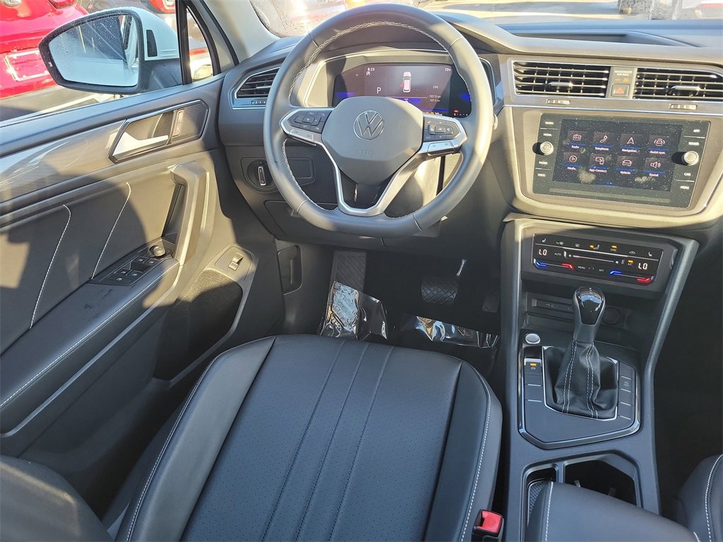 Used 2022 Volkswagen Tiguan SE image 10