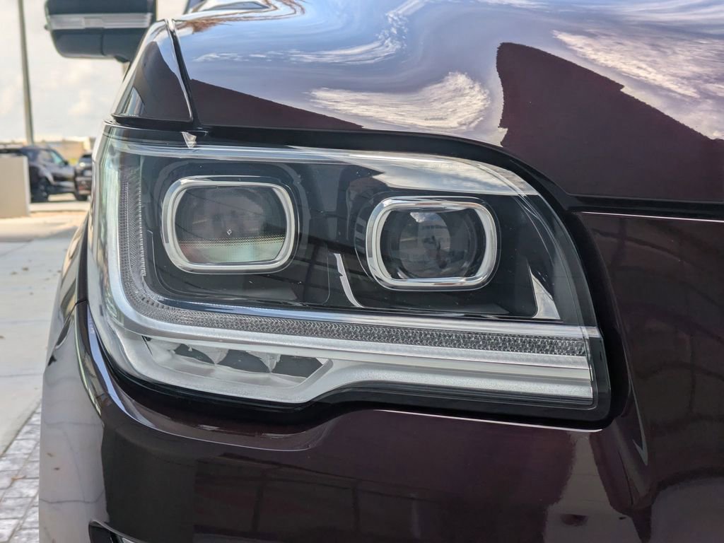 Certified 2024 Lincoln Navigator L Reserve image 11