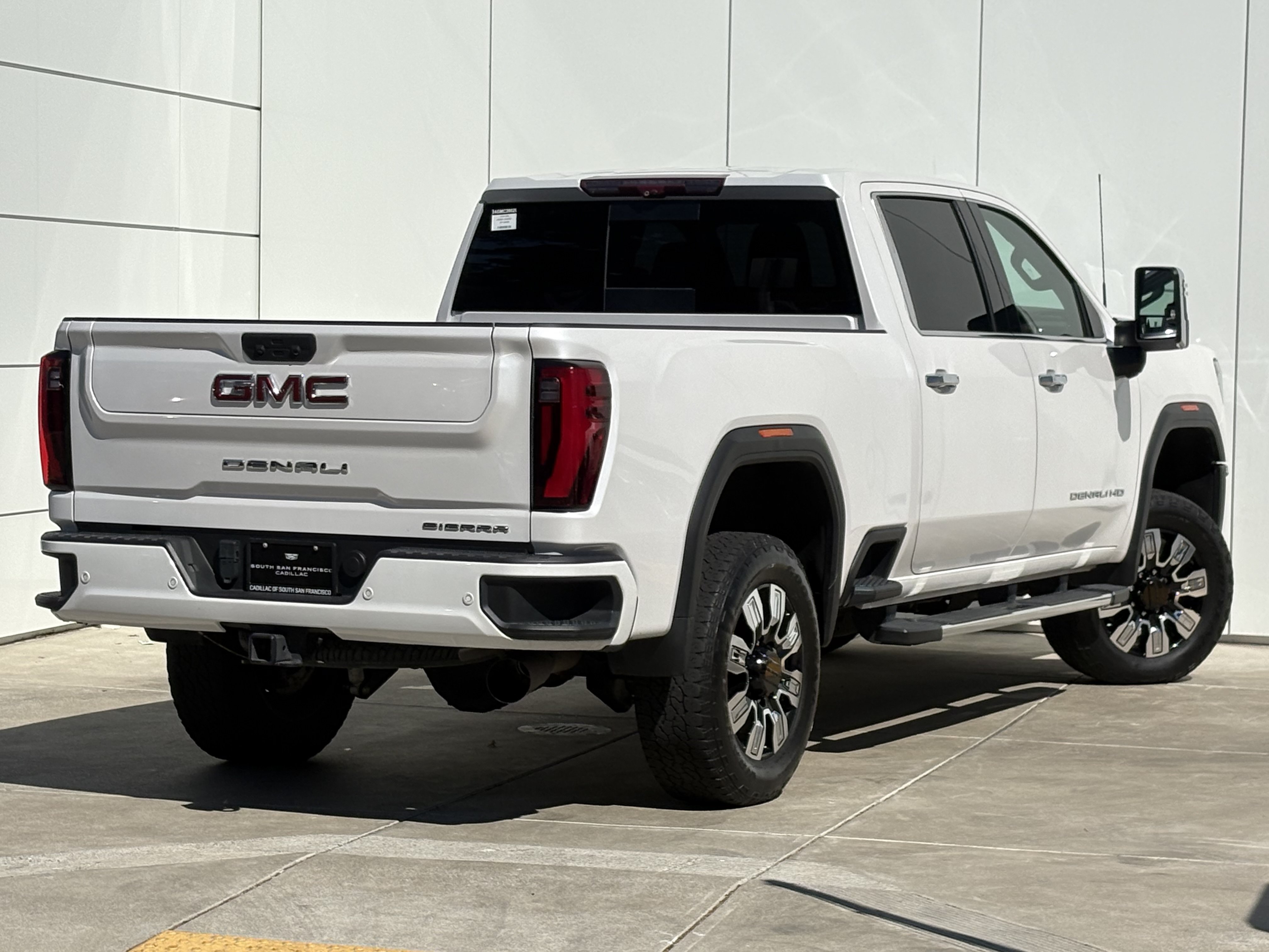 Used 2024 GMC Sierra 2500 Denali w/ Technology Package AWD/4WD image 7