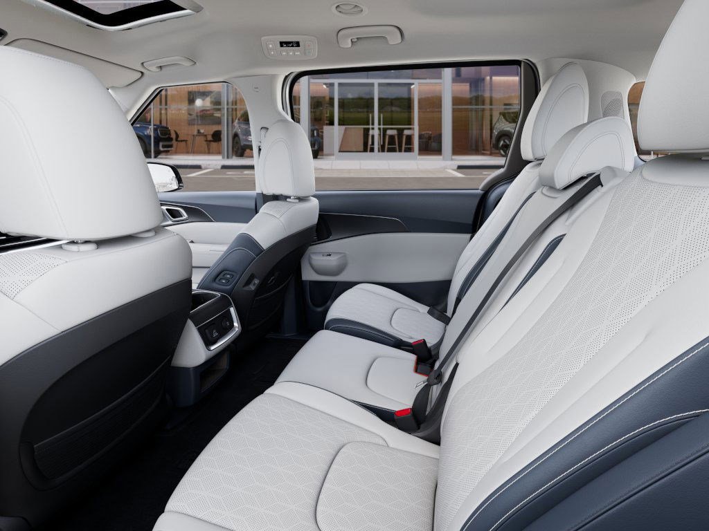 New 2026 Kia Carnival SX w/ SX Dark Edition Package image 18