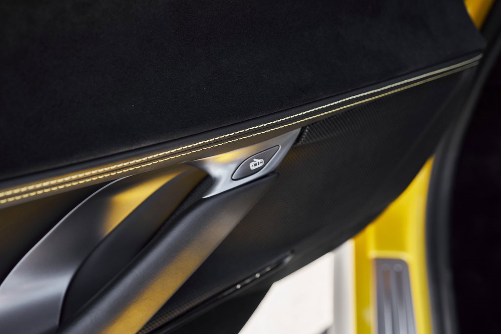 Used 2022 Ferrari SF90 Stradale image 35