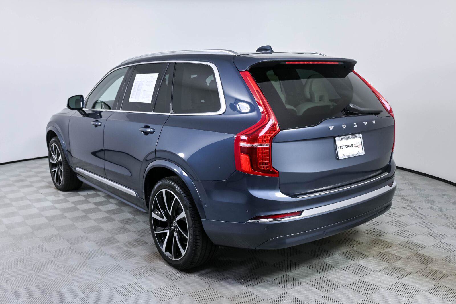 Used 2023 Volvo XC90 B6 Plus w/ Protection Package Premier AWD/4WD image 3