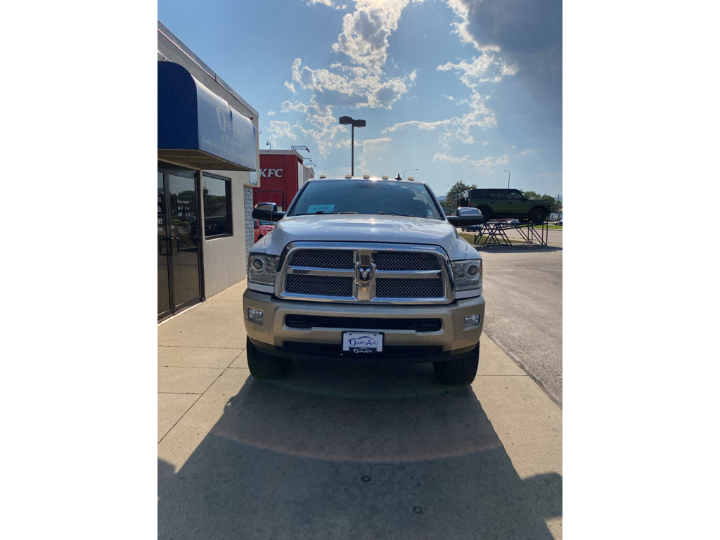 Used 2015 RAM 3500 Laramie Longhorn AWD/4WD image 3