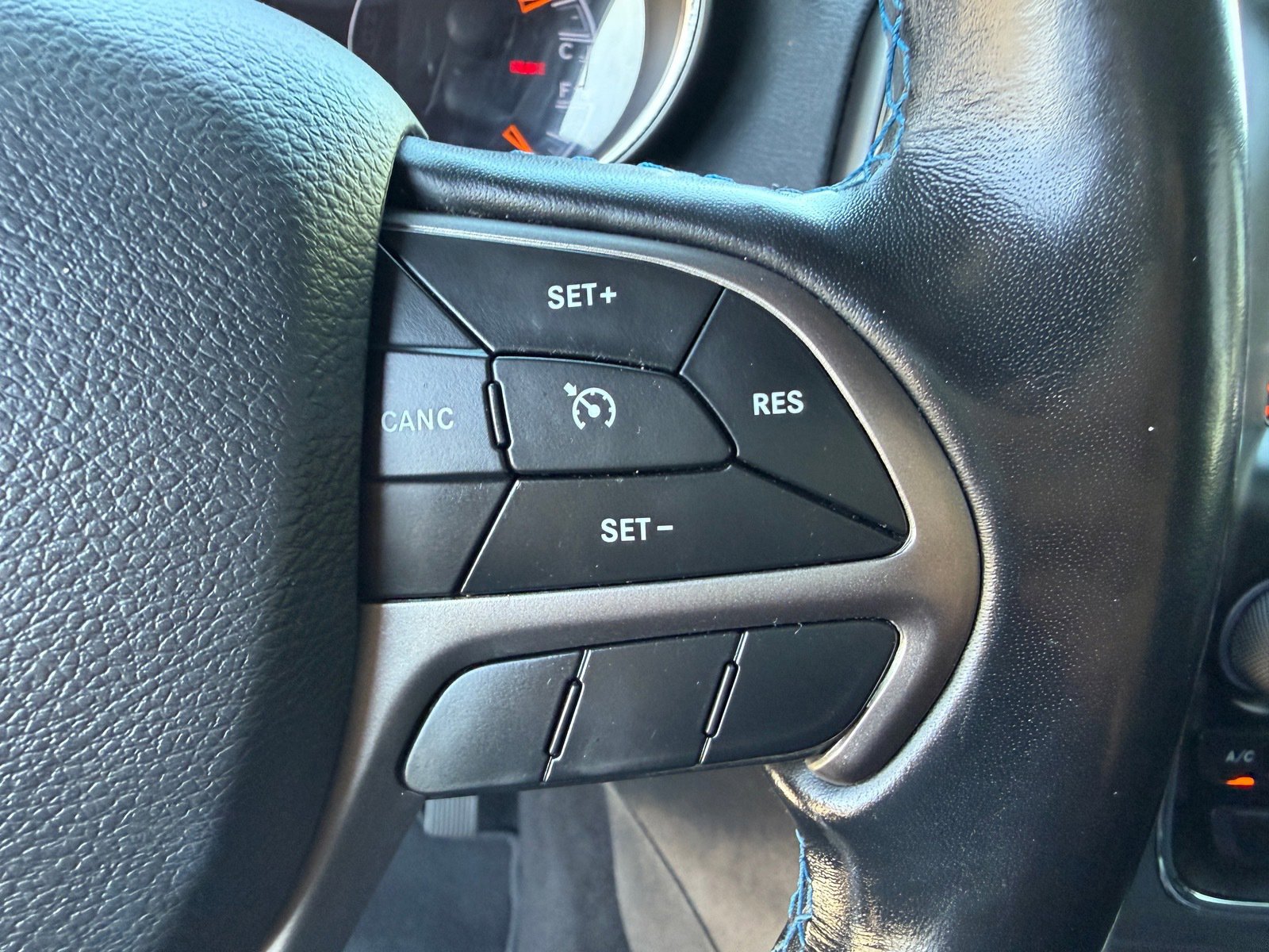 Used 2020 Jeep Grand Cherokee Laredo RWD image 18