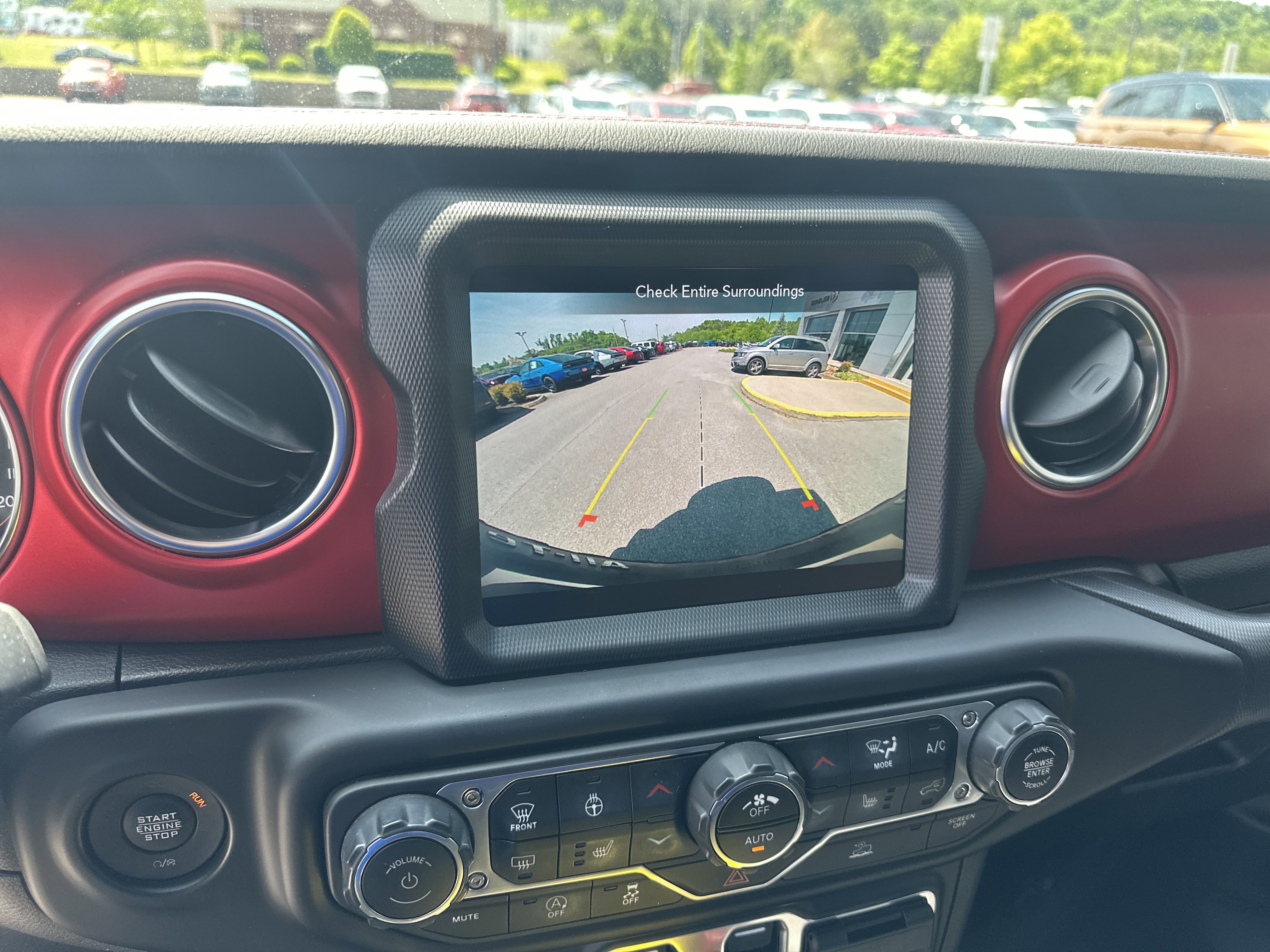 Used 2023 Jeep Wrangler Unlimited Rubicon w/ LED Lighting Group AWD/4WD image 38