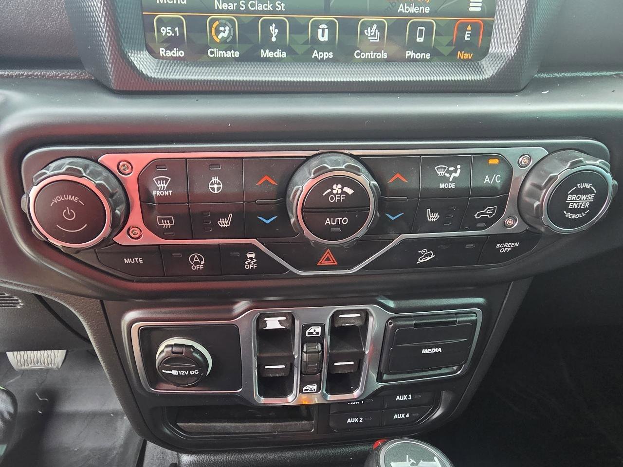 Used 2018 Jeep Wrangler Unlimited Sahara AWD/4WD image 19