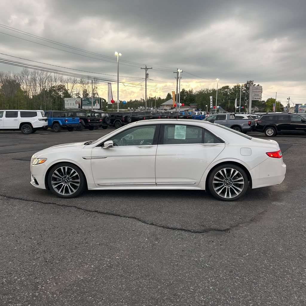 Used 2018 Lincoln Continental Reserve AWD/4WD image 3