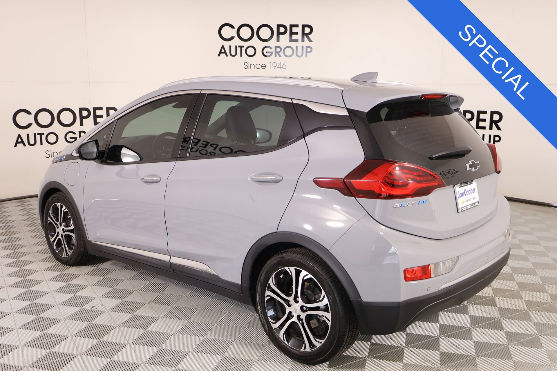 Used 2020 Chevrolet Bolt Premier w/ Infotainment Package image 22