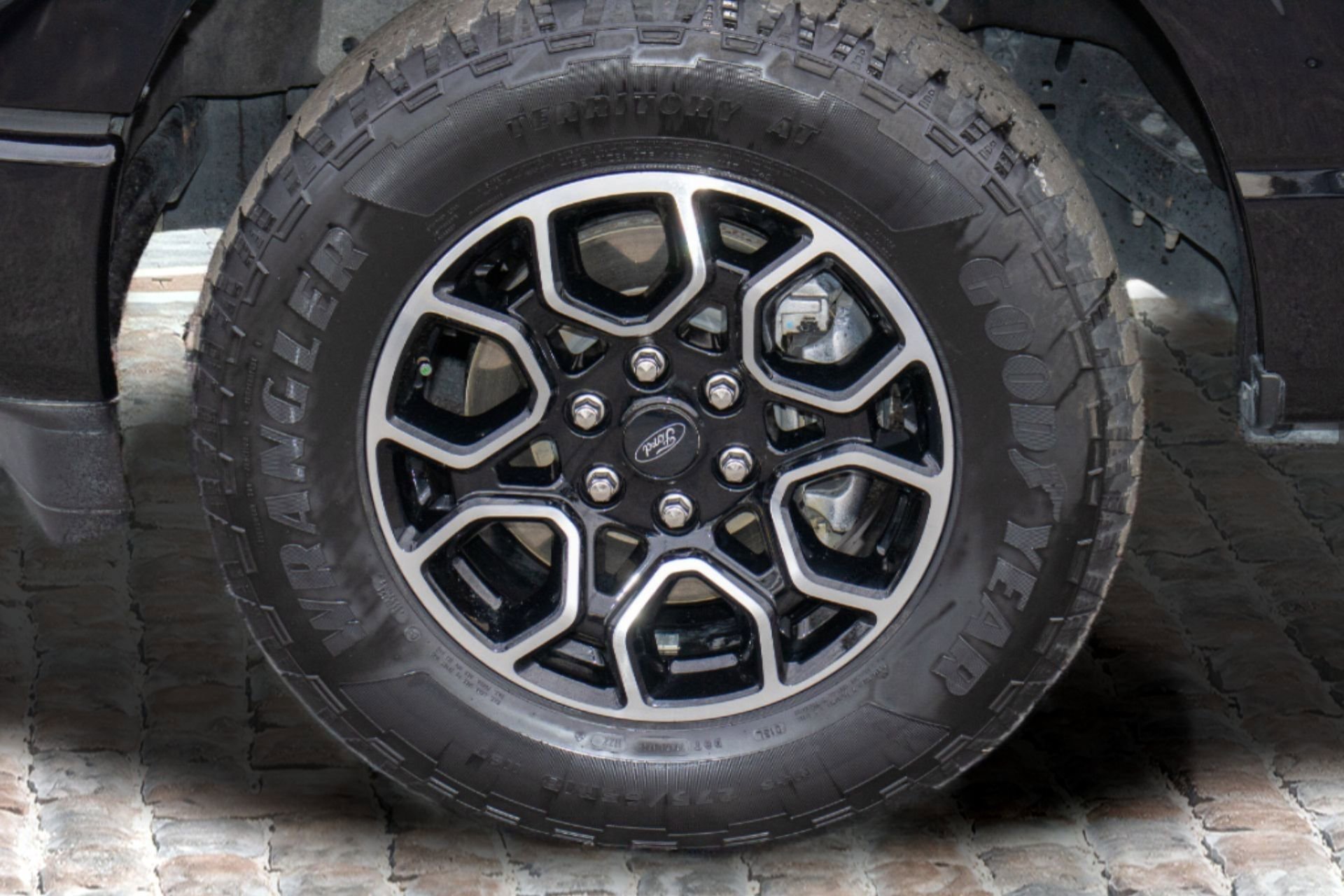 Used 2022 Ford F150 XLT w/ Equipment Group 302A High image 38