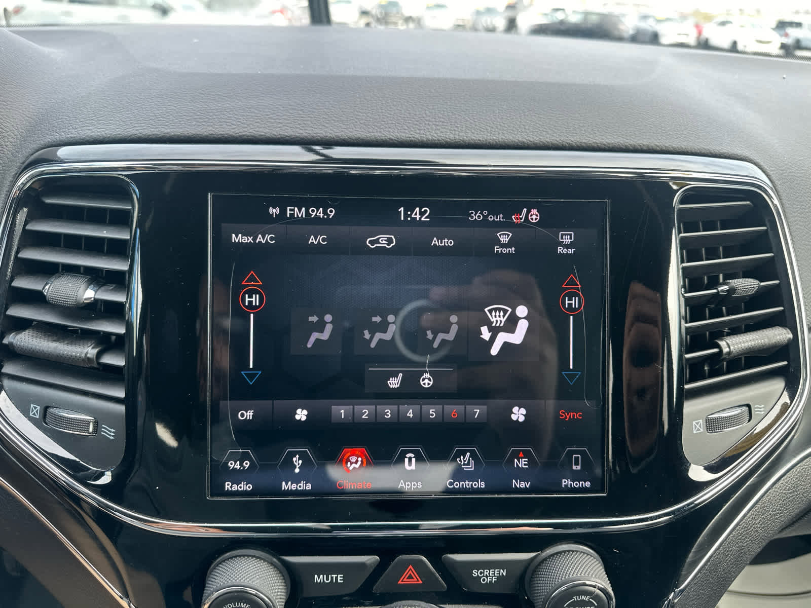 Used 2019 Jeep Grand Cherokee Limited image 30