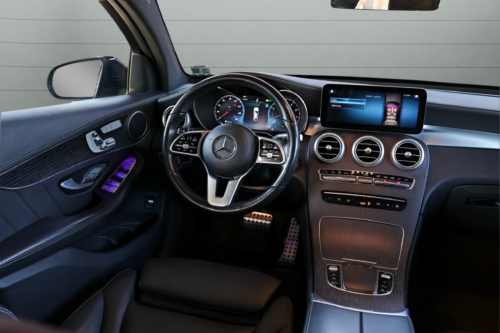 Used 2022 Mercedes-Benz GLC 300 4MATIC Coupe image 28