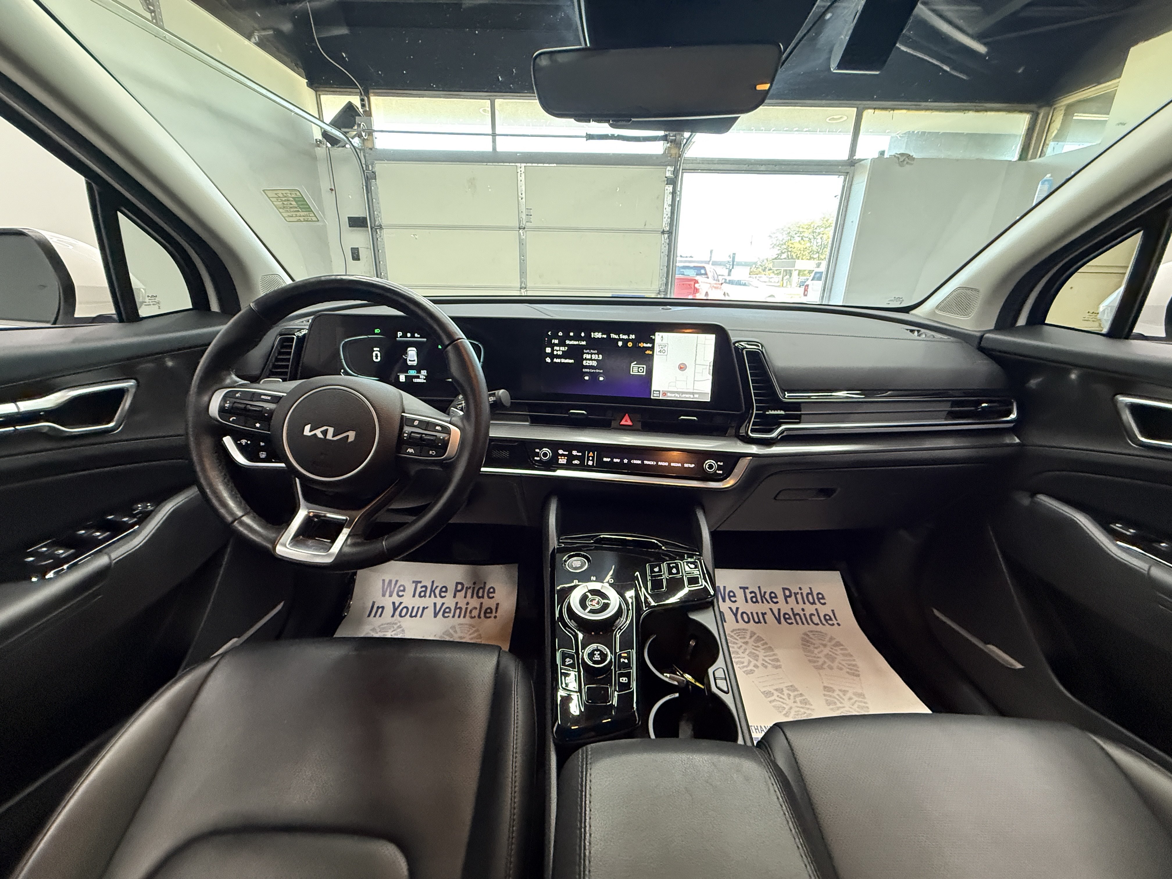 Used 2023 Kia Sportage EX AWD/4WD image 11