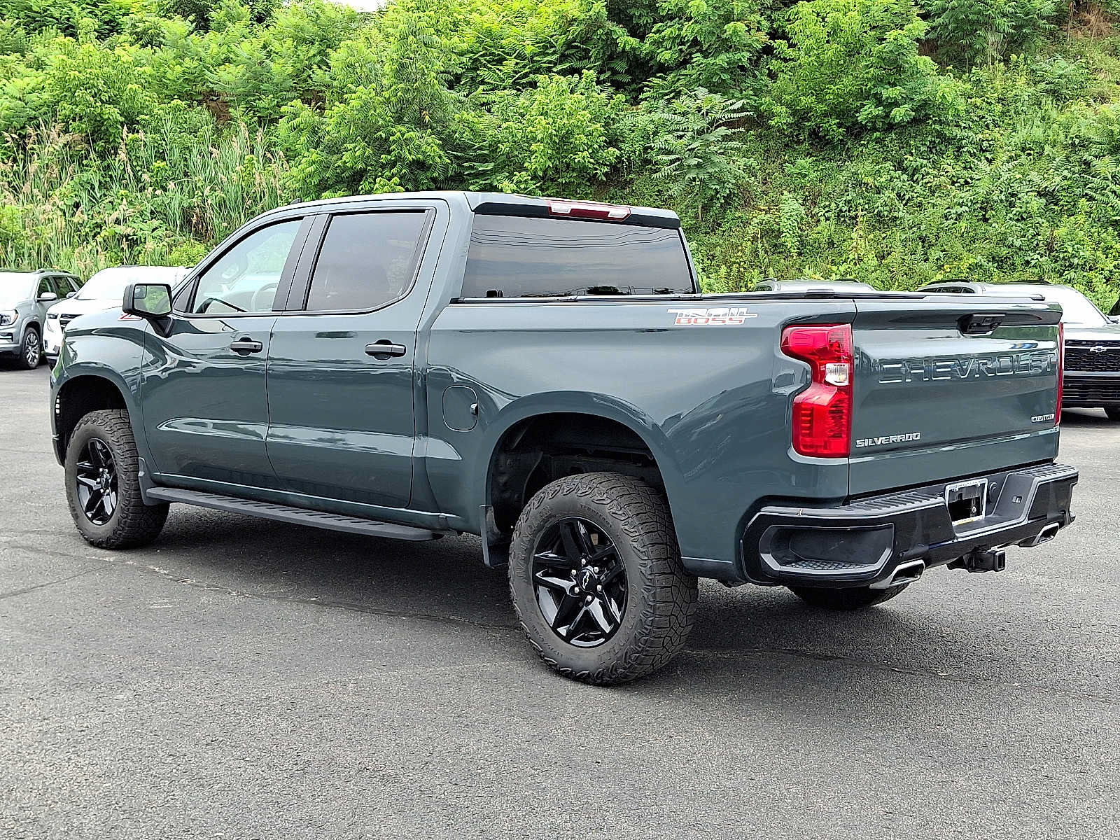 Used 2025 Chevrolet Silverado 1500 Custom Trail Boss AWD/4WD image 4
