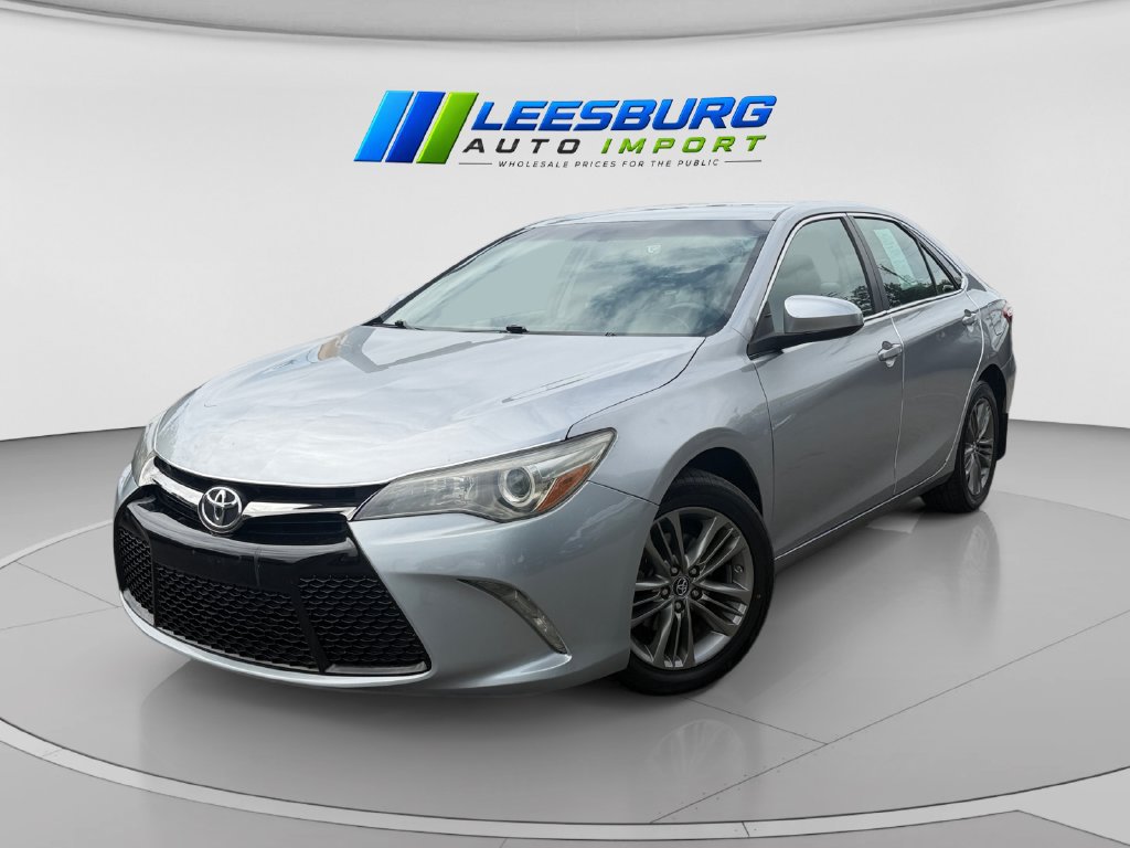 Used 2017 Toyota Camry SE FWD image 1